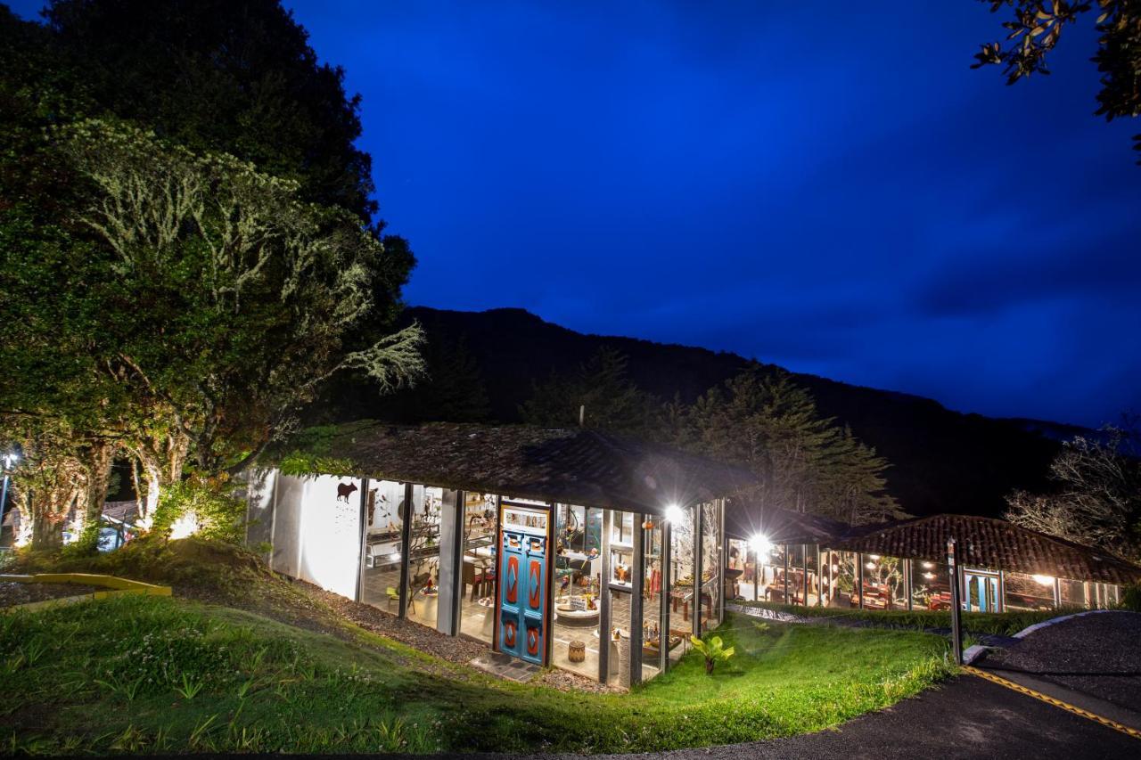 Dantica Cloud Forest Lodge San Gerardo de Dota Bagian luar foto